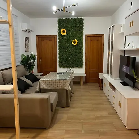 White-moon Apartment Baena
